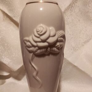 NWOT Lenox Bud Vase